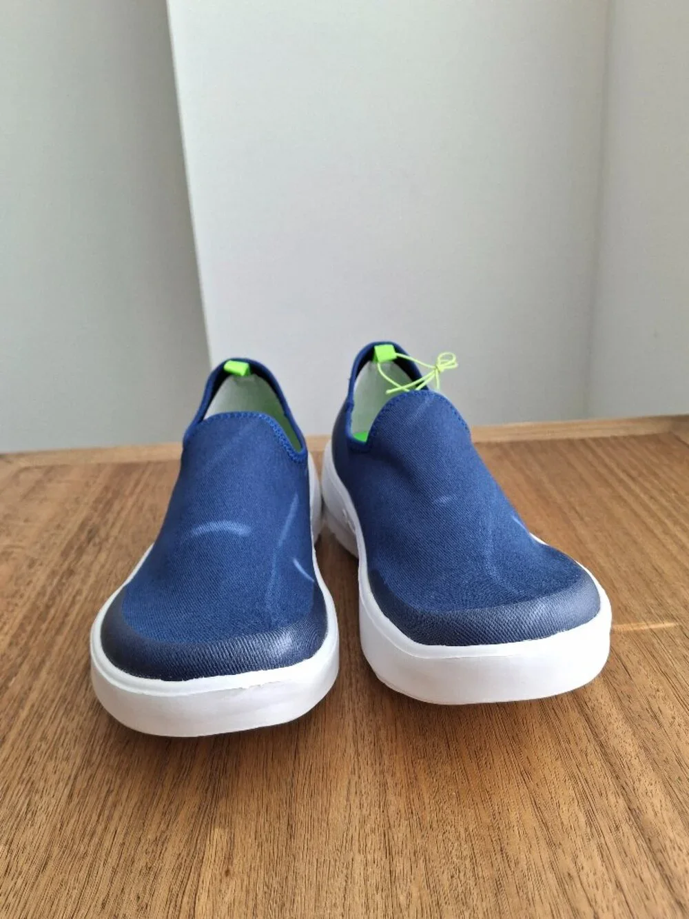 (New) OOFOS – OOmg eeZee Low Recovery Shoes (Navy) – Women's 9